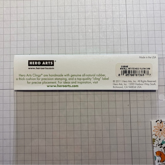 Large « Small Stitch Flowers » Background Stamp by Hero Arts - Picture 5 of 7